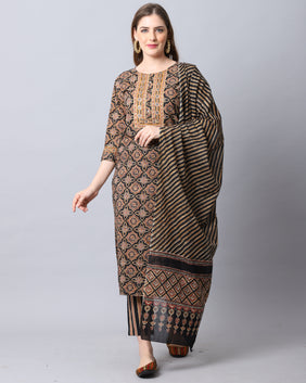 Admyrin Pure Cambric Cotton Embroidered Kurta Set With Dupatta